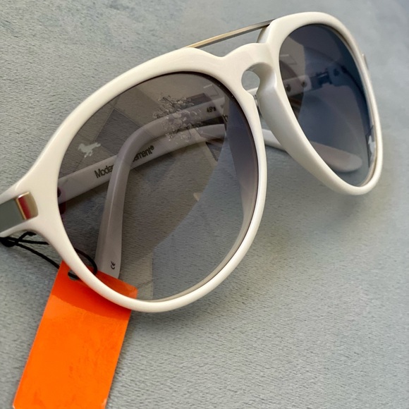 Brand New Modern Amusement “45’s” Oversize White Sunglasses - Picture 10 of 10